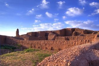 К XIV-XV вв. люди здесь стали селиться б