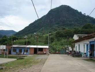 Здесь нет крупных городов, а разбросанны