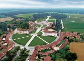 Дворец Ступиниджи с высоты птичьего поле