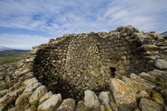 В 1100 внешняя защитная стена была допол