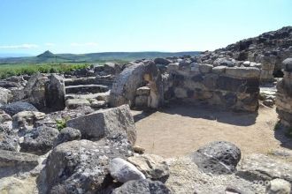 Обширное поселение, напоминающее лабирин