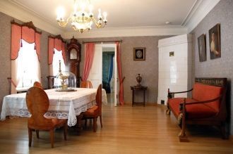 В 1976 году в Спасском-Лутовинове был во