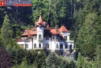 Известен он не только своей богатой архи