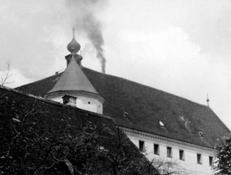 Во время Второй Мировой войны в стенах з