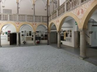 Среди убитых было и немало известных люд