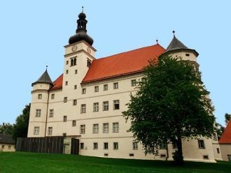 Период войны с немцами прославил замок к