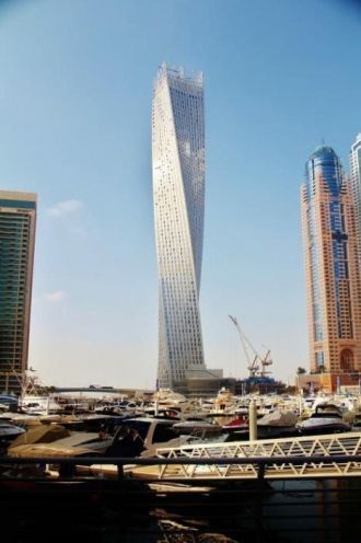 От самого основания и до крыши стены неб