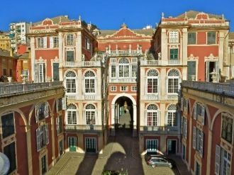 Самый знаменитый из дворцов Ролли – пала