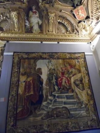 В середине XIX века дворец перешел в соб