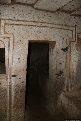 Гробница рам (VI до н.э.).