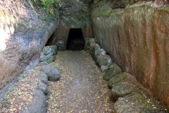 Гробница Хижина — самая древняя монумент