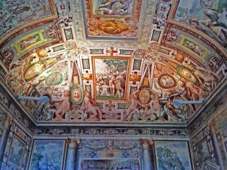 Трехэтажный дворец Ипполито д’Эсте – это