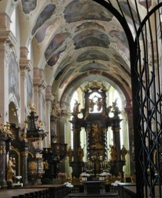 Внутреннее убранство базилики Вознесения