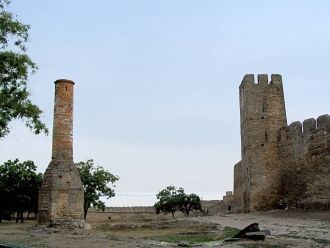 Руины минарета Белгород-Днестровской кре
