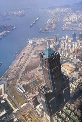 По состоянию на 2015 год небоскрёб являе