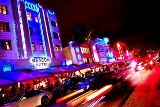 Кроме того, знаменитая улица обладает во