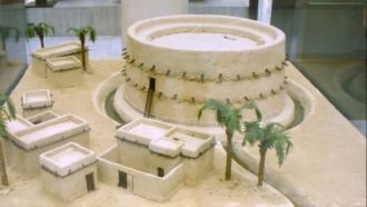 Реконструкция поселения эпохи Бронзового