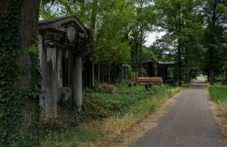 Рядом с Soldatenfriedhof можно найти одн