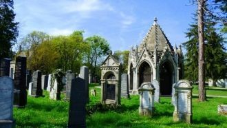 Расположение кладбища своему названию не