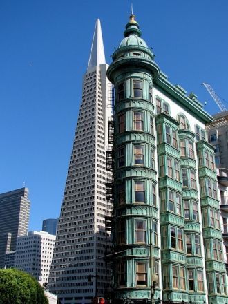 История здания начинается в конце 60-х г