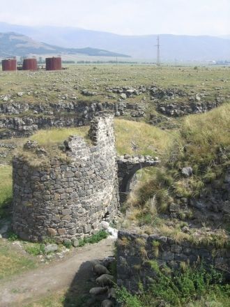 Ныне мало что уже напоминает о кипевшей 