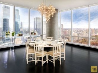 В расположенном на 89-м и 90-м этажах дв