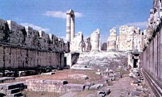 Храм Аполлона в Дидимах внушителен даже 