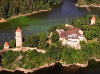 Первым на территории крепости был возвед