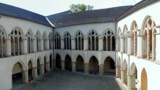 Только в 1623 году наступило относительн