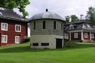 Здесь были сохранены более 50 зданий раз