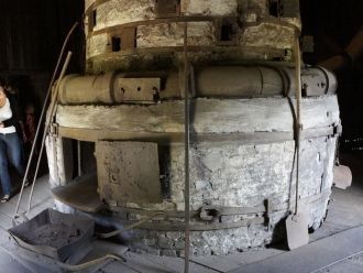 Печь для обжига руды внутри завода Энгел