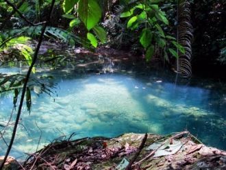 Температура в пещере довольно прохладная