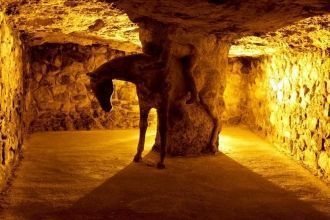 В 30-х годах XX века тут находился подзе