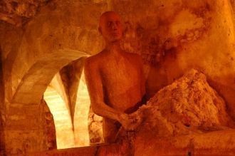 А ходы позапутаннее закрыты крепкими ста