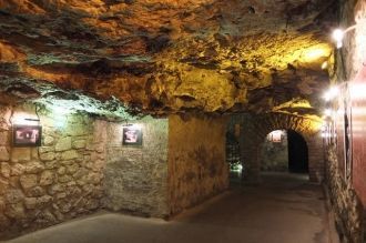 Изначально, видимо, часть пещер была про