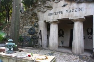 Мавзолей Джузеппе Мадзини выполненный в 