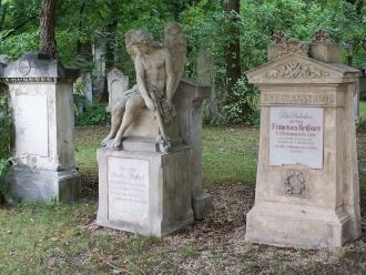 Религиозных различий в то время на кладб