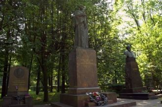 Могила Ульяновой Марии Александровны - м