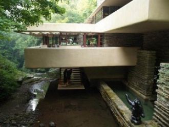 Бетонные плиты перекрытия придавали уник