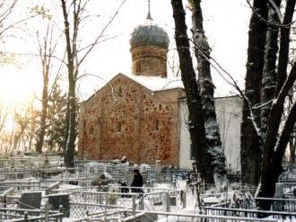 Храм совершенно лишен какой-либо декорат