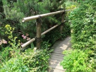 Прекрасная дорожка, что тянется от самог