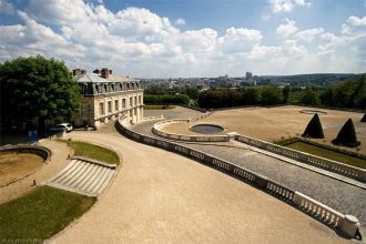 Ряд других павильонов, оставшихся от быв