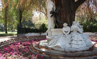 В устройстве парка Марии Луизы переплета