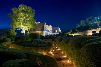 Нежные линии и трогательная зелень созда