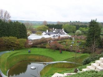 Философии сада способствует и то, что гл