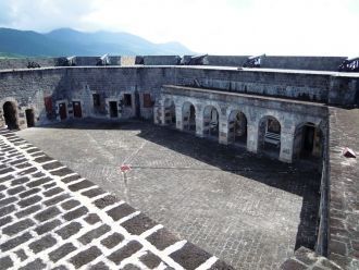 Французкие войска присвоили форт себе и 