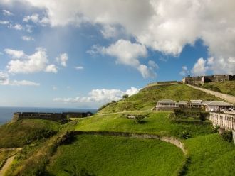 В 2000 году весь комплекс крепостных соо