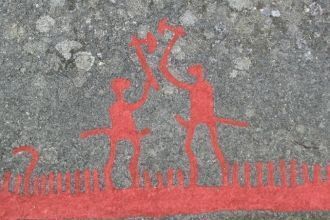 Наскальные рельефы в Тануме