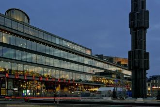 Одно из самых популярных зданий на площа