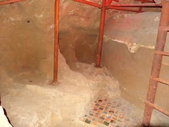 Глубина залегания проходов колеблется от